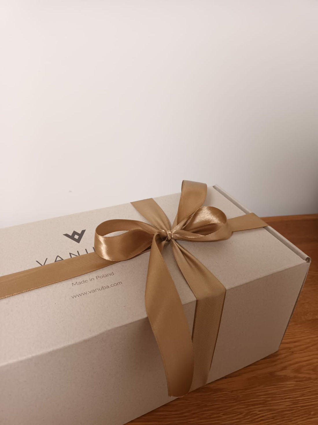 Geltonos šlepetės – jauki dovana optimistams ir jų mylimiems