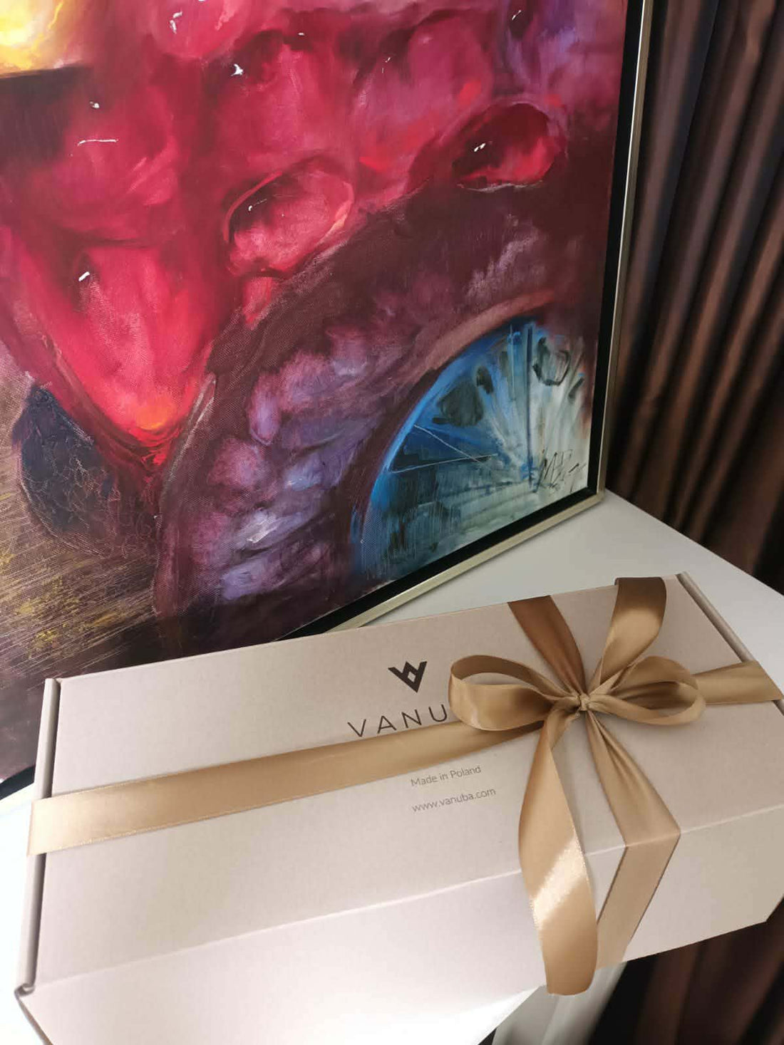 Geltonos vilnonės šlepetės dovanų rinkinyje stilingoje dėžutėje - tobula dovana moterims