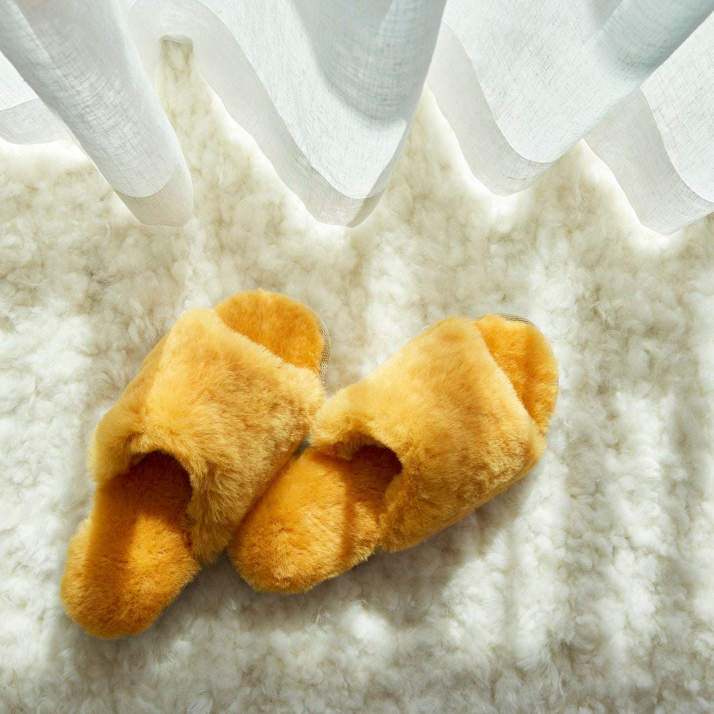 Vilnonės šlepetė moterims geltonos